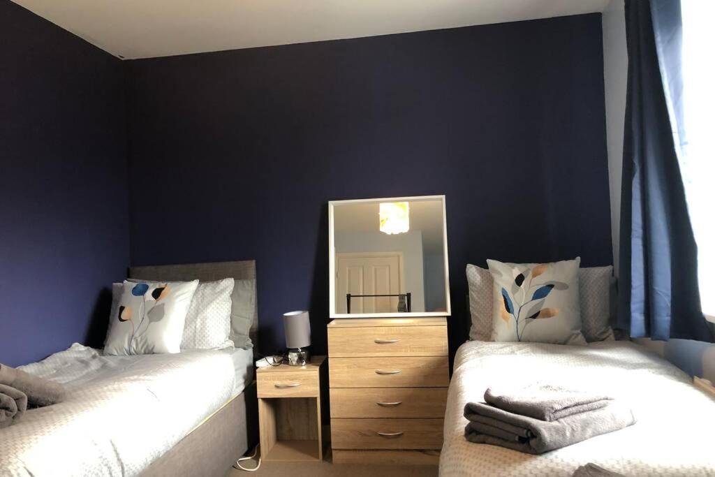 Dudley House **Staycation & Contractors** Sleeps 7 Tipton Zewnętrze zdjęcie